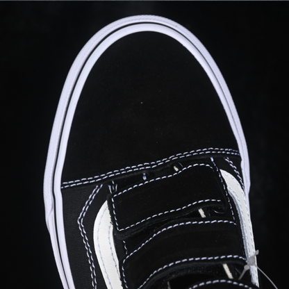 Vans Old Skool V - Black/True White
