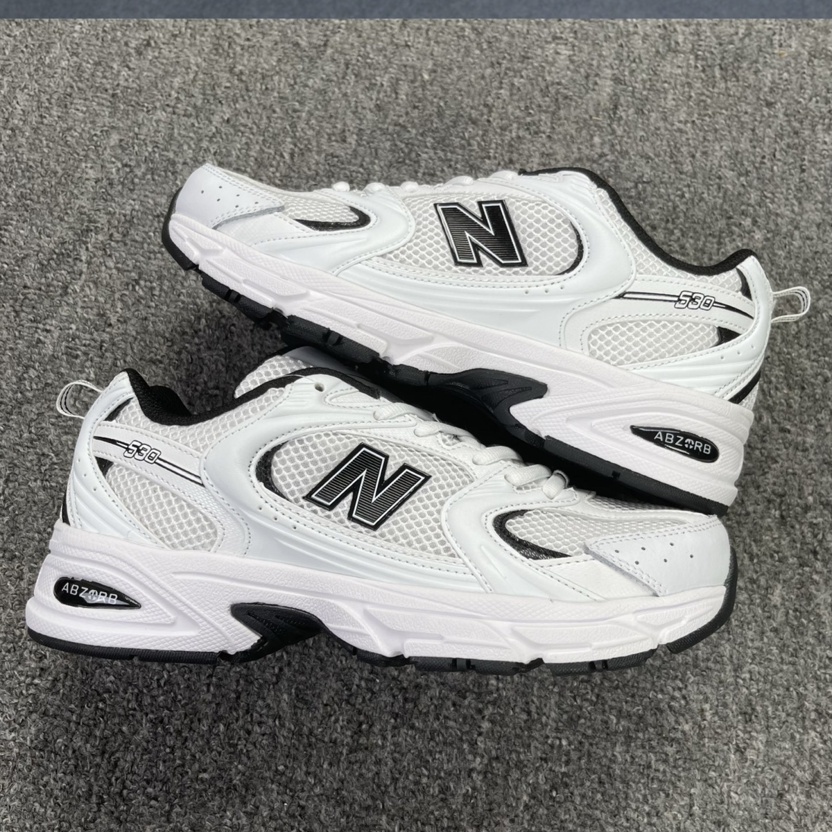 New Balance 530 - White Black