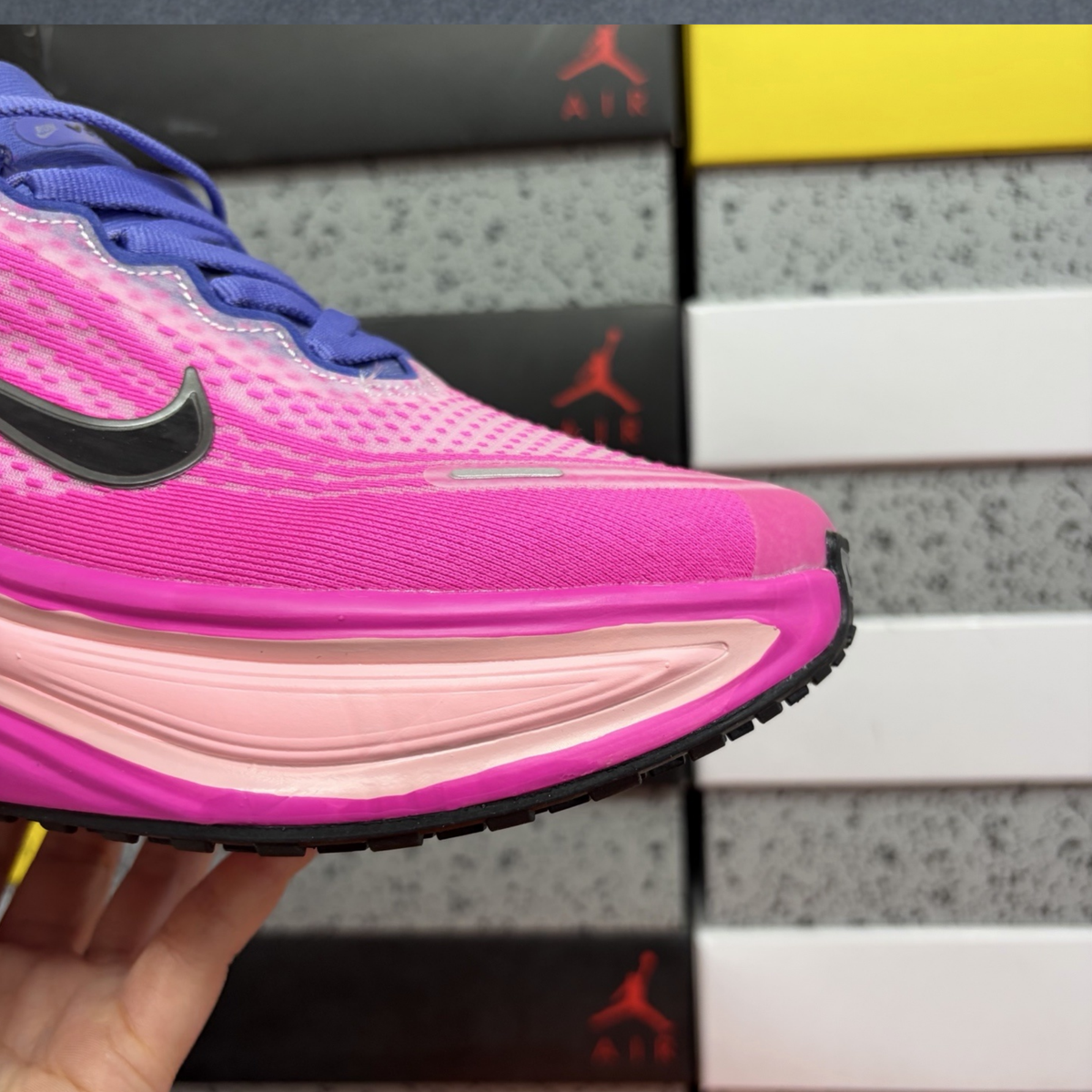 Nike Vomero Plus - Royal Pulse Fire Pink