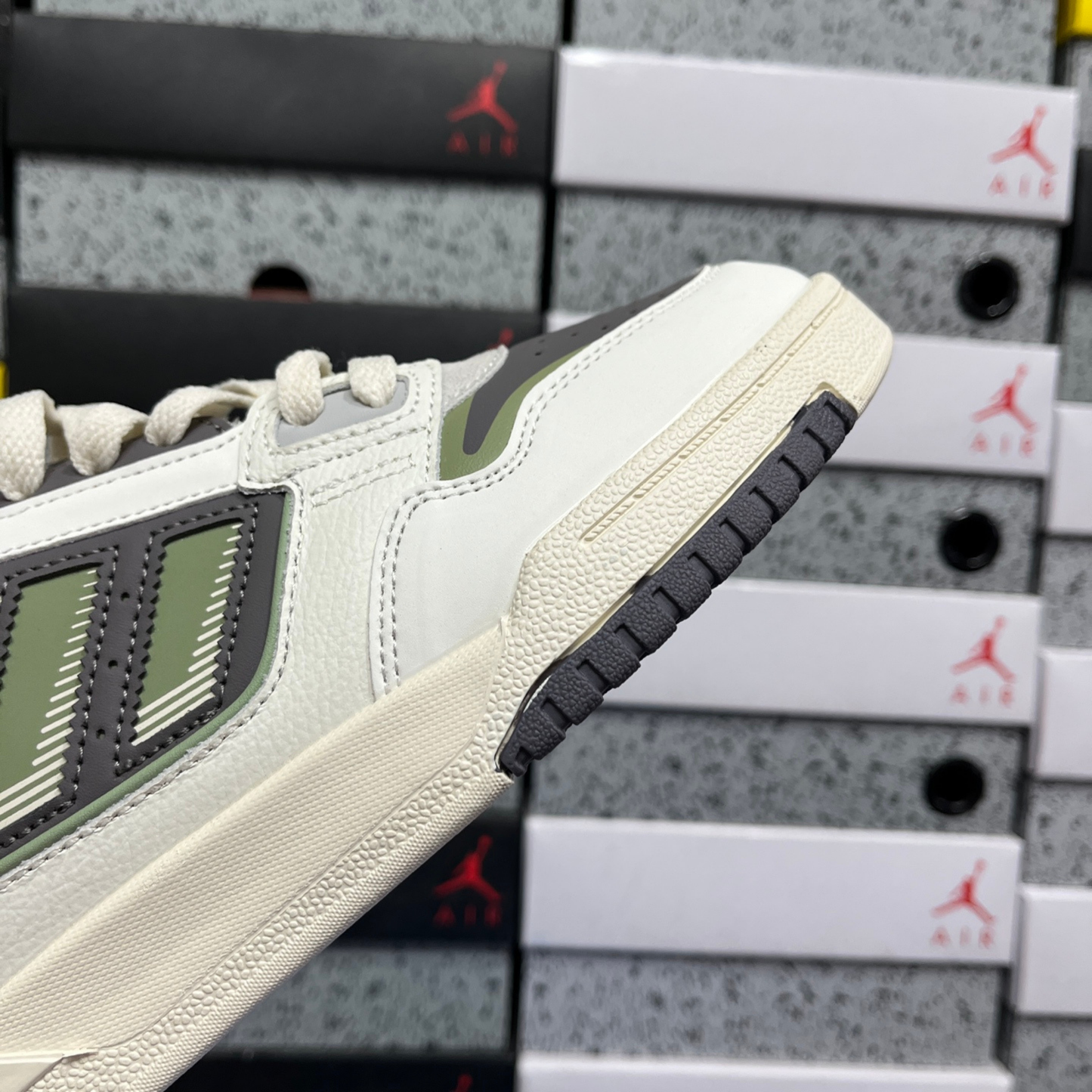 Adidas Drop Step Low 2.0 - White Tint / Collegiate Green / Grey
