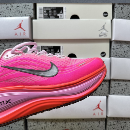 Nike Vomero Plus - Hyper Pink/Black/White
