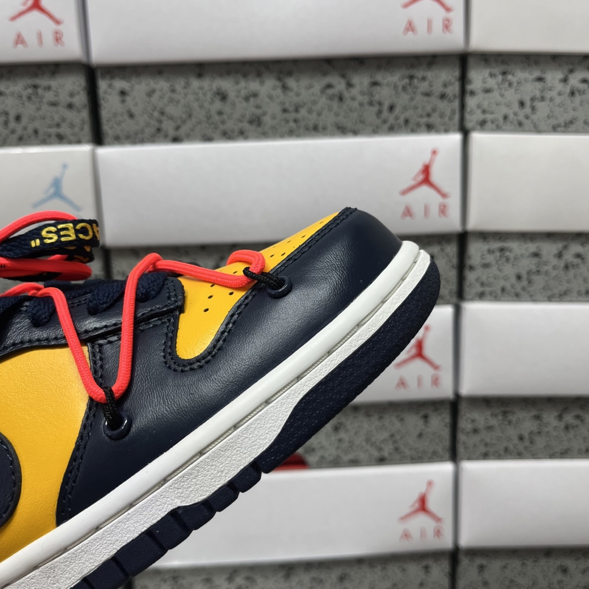 Off-White X Nike SB Dunk Low - University Gold