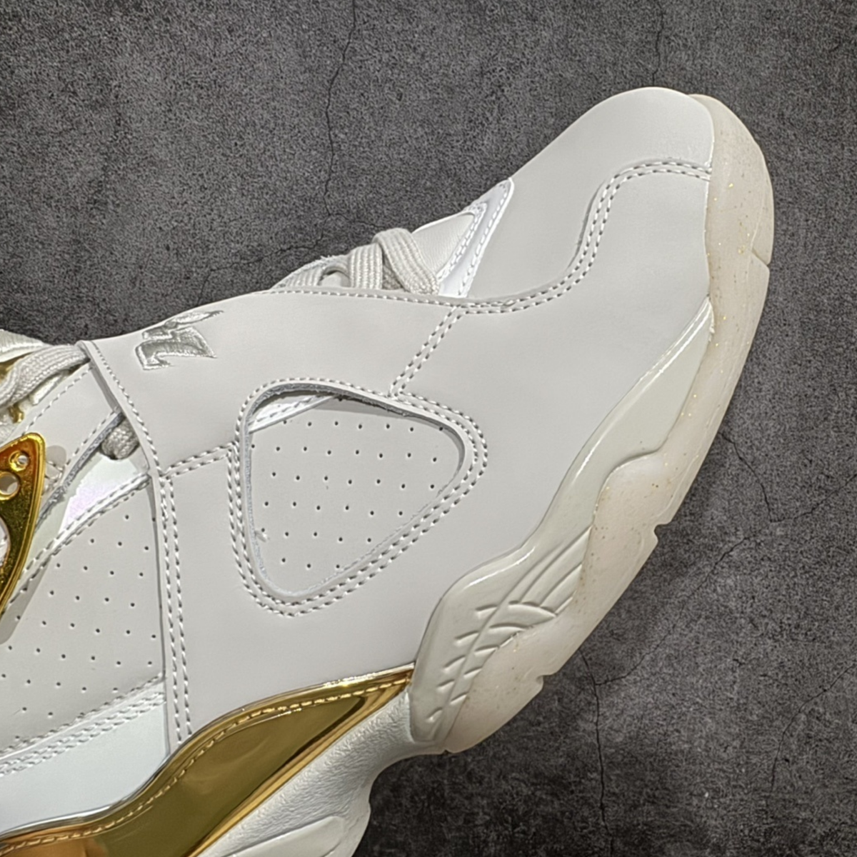 Air Jordan 8 Retro C&C - Championship Trophy