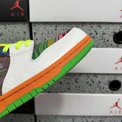 Nike SB Dunk Low - What The Paul