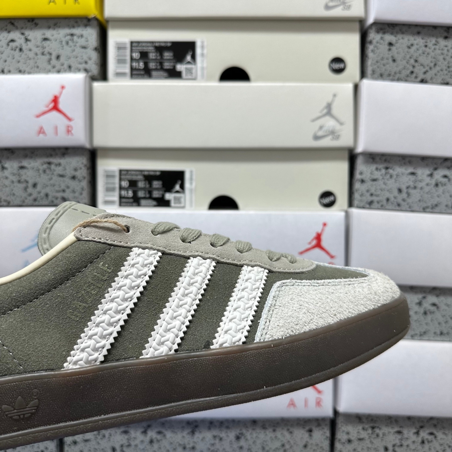 Adidas Gazelle Indoor - Olive Strata