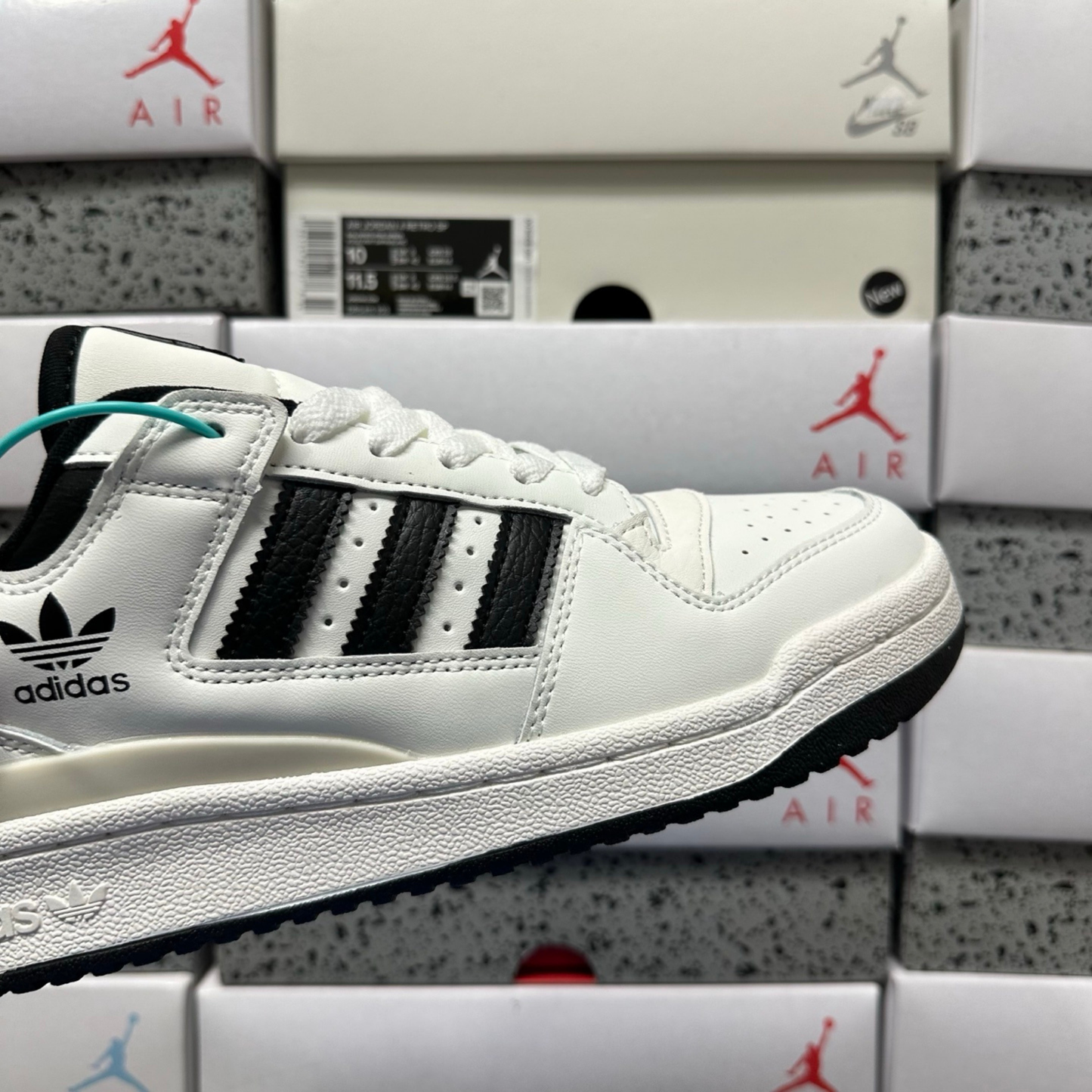 Adidas Forum Low - White Black