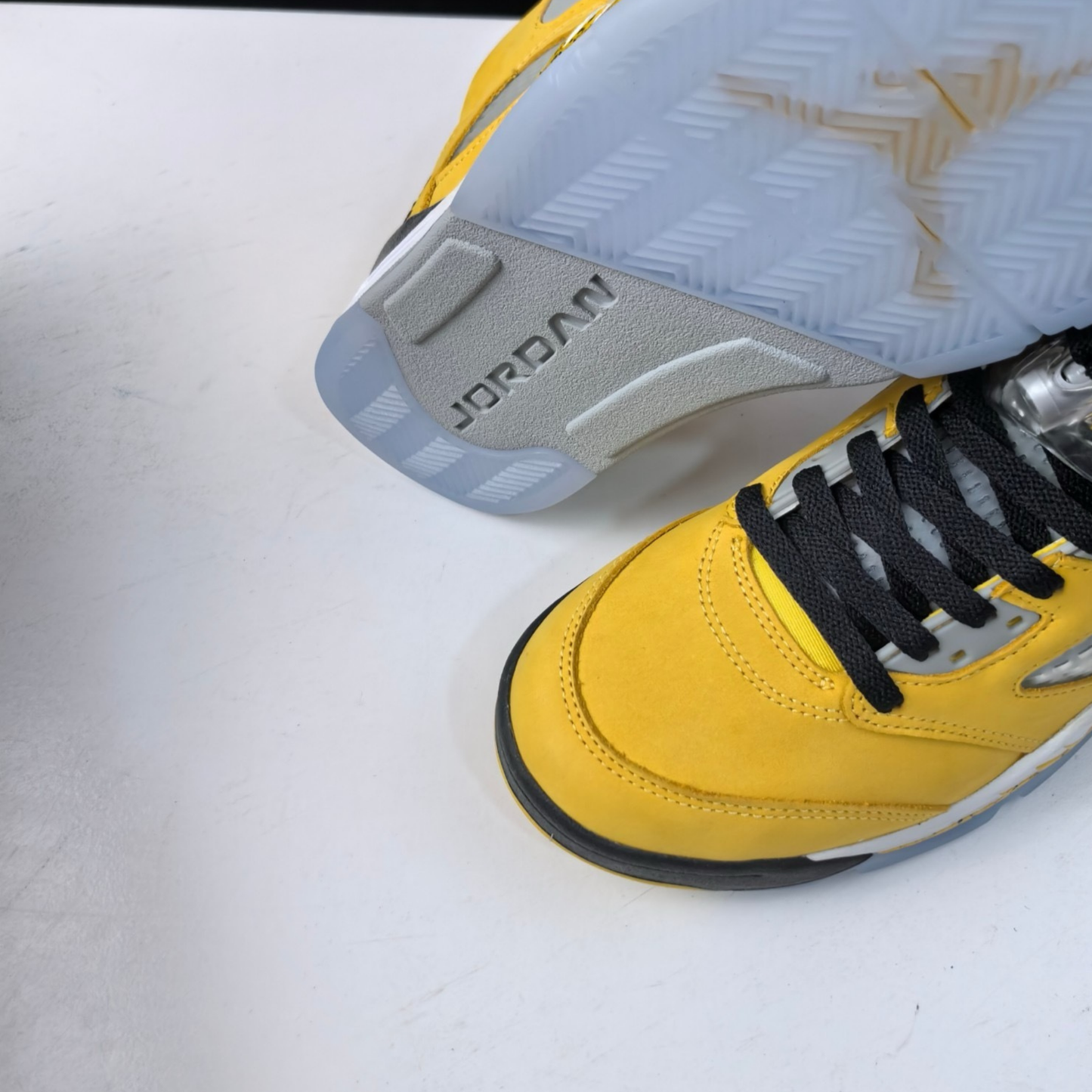 Air Jordan 5 - Michigan