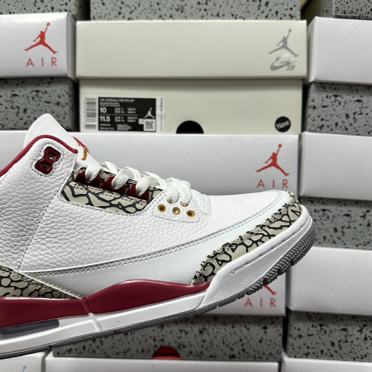 Air Jordan 3 Retro - Cardinal Red