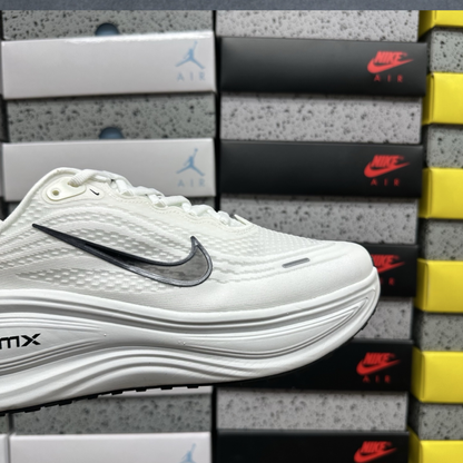 Nike Vomero Plus - White Black