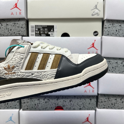 Adidas Forum Low - Core White / Bronze Strata