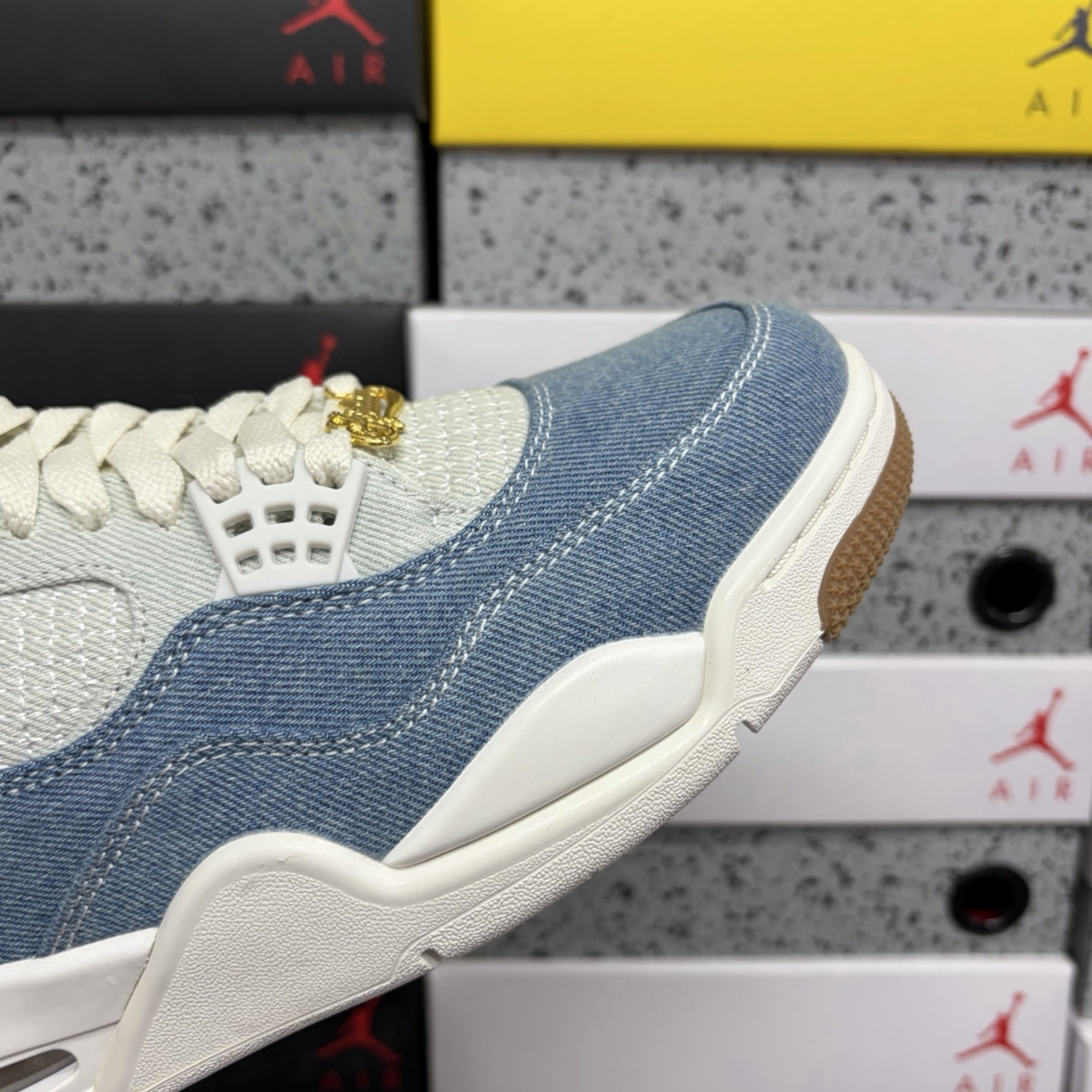 Air Jordan 4 Retro TEX - Worn Blue Denim
