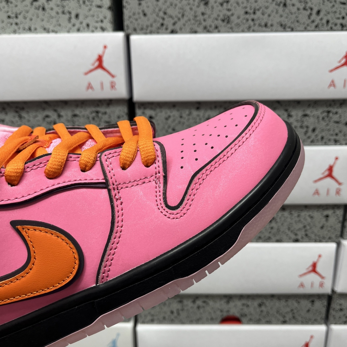 The Powerpuff Girls X Nike SB Dunk Low - Blossom