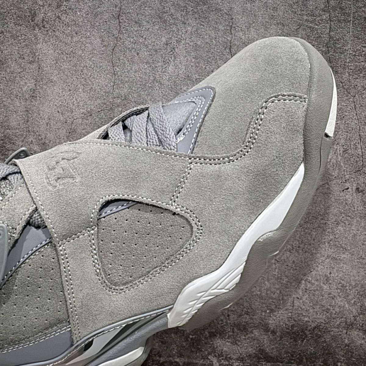 Air Jordan 8 Retro - Cool Grey