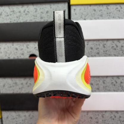 Nike Vomero Plus - Black Bright Crimson