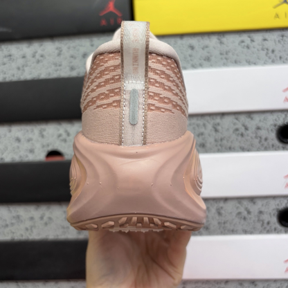 Nike Vomero Plus - Particle Pink Rose Gold