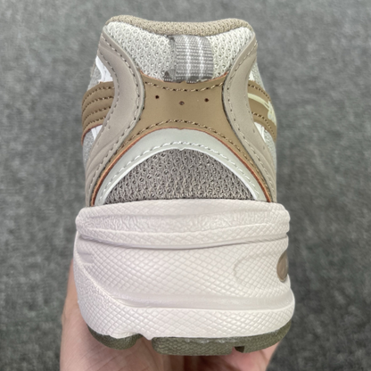 New Balance 530 - Linen Stoneware