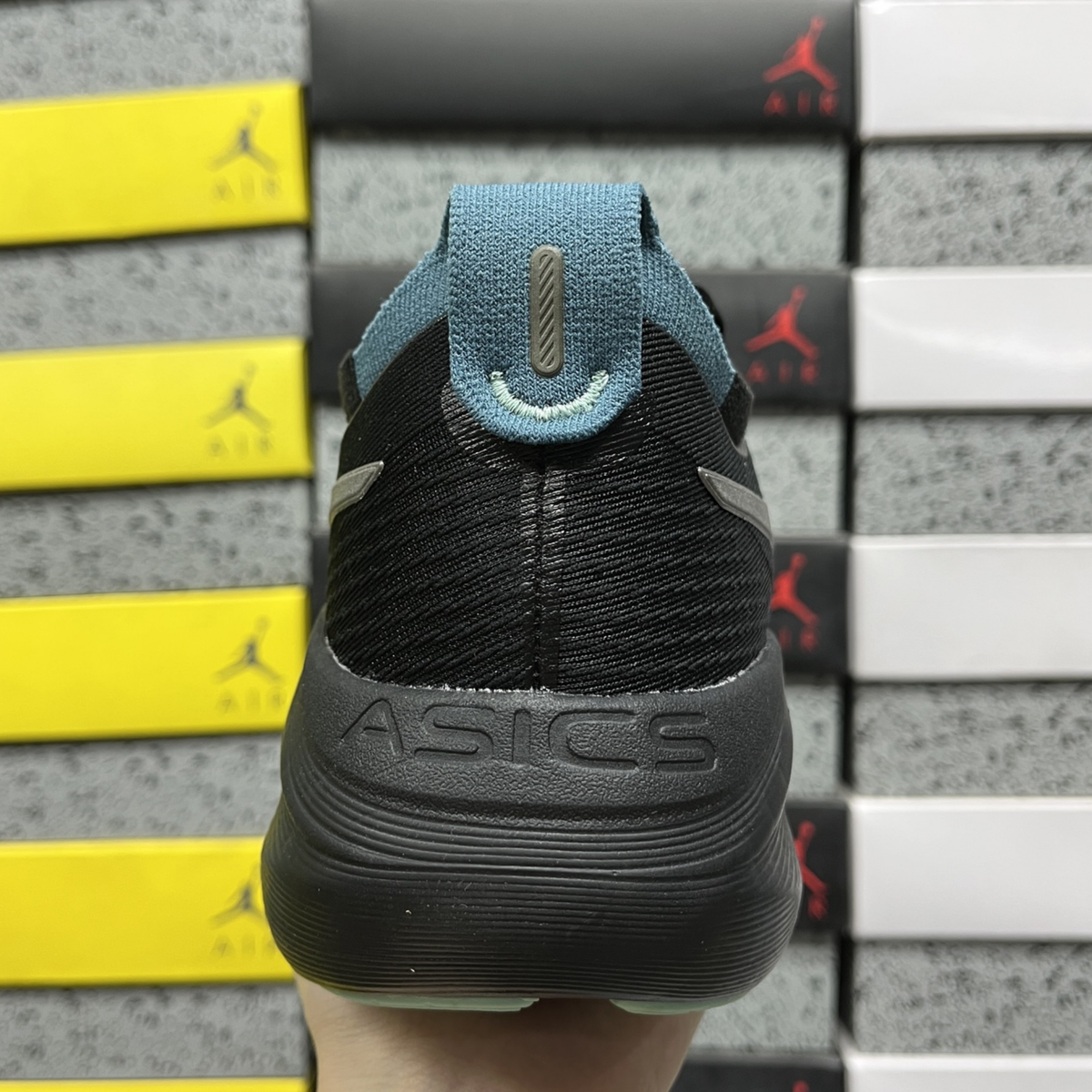 Asics Gel Nimbus 27 - Black / Pure Silver