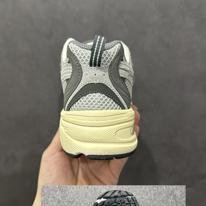 New Balance 530 - Cinza Branco Off