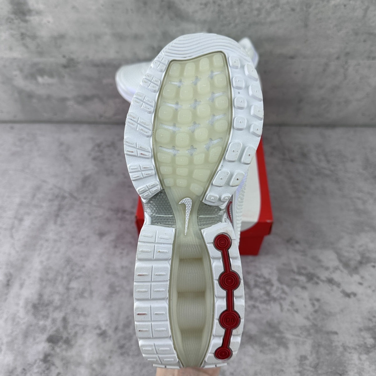 Nike Air Max DN - White University Red
