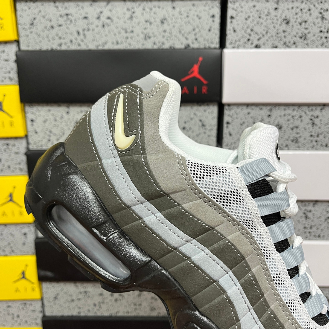 Air Max 95 - Smoke Gradient
