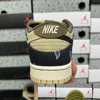 Travis Scott X Nike SB Dunk Low - Cactus Jack