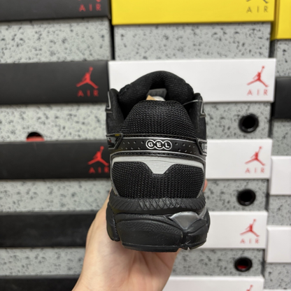 Asics Gel Cumulus 16 - Black Pure Silver