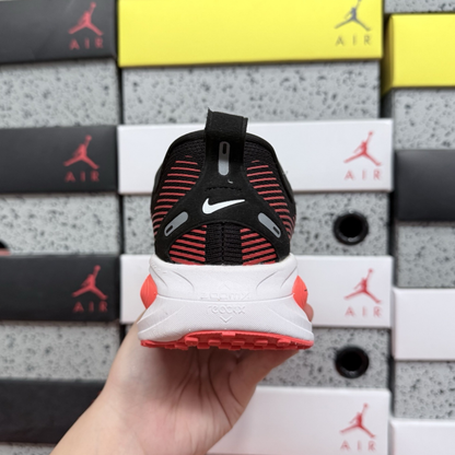 Nike Vomero 18 - Black Bright Crimson