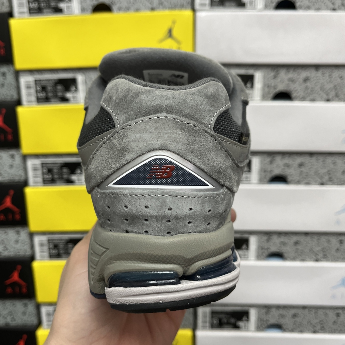 New Balance 2002R - Gore-Tex Castlerock Natural Indigo