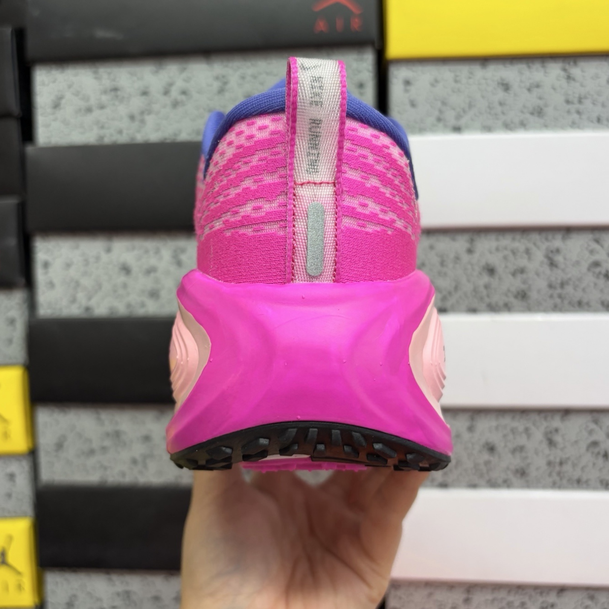 Nike Vomero Plus - Royal Pulse Fire Pink