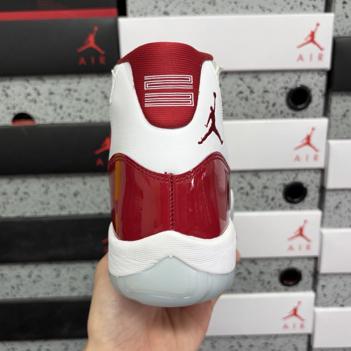 Air Jordan 11 Retro - Cherry