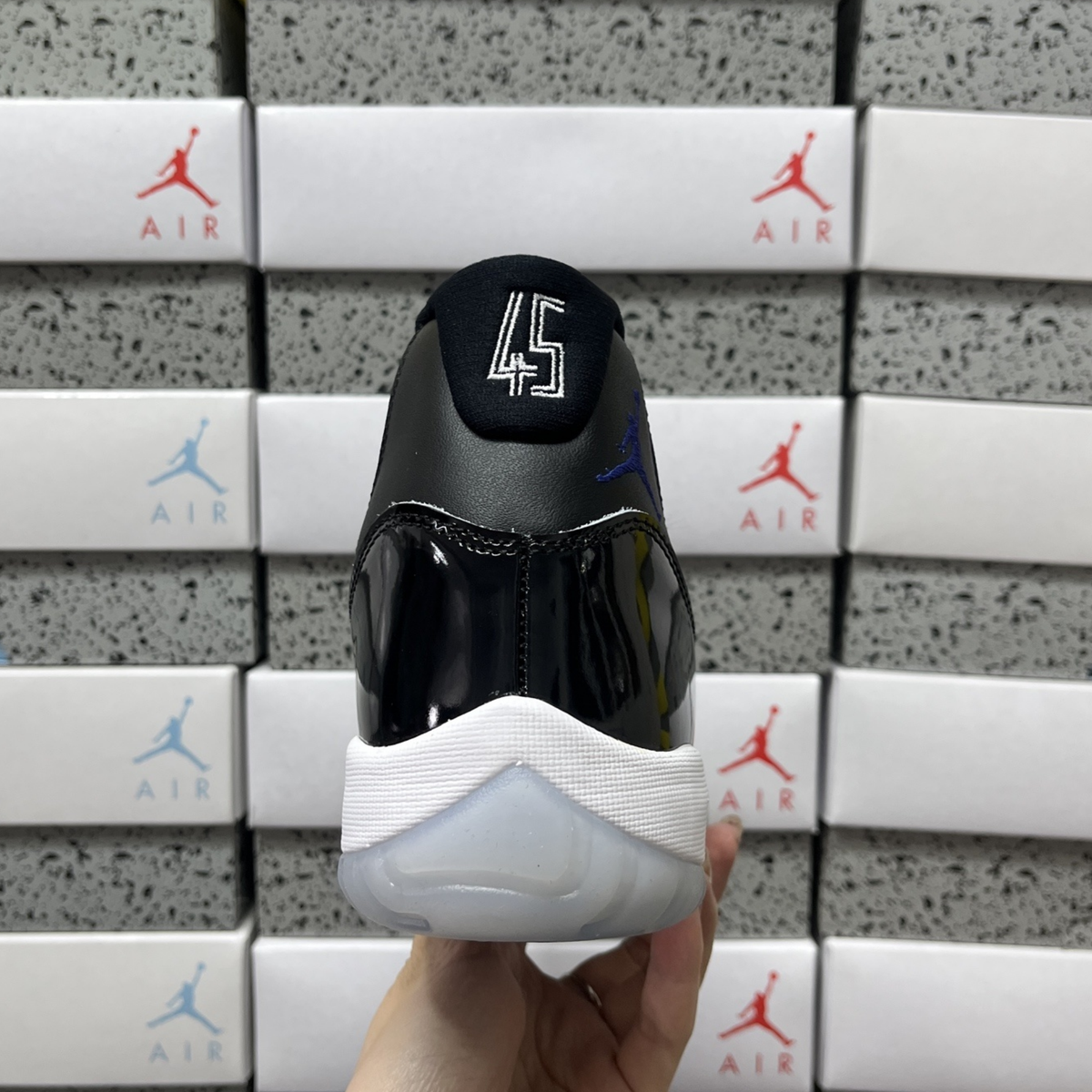 Air Jordan 11 Retro - Space Jam