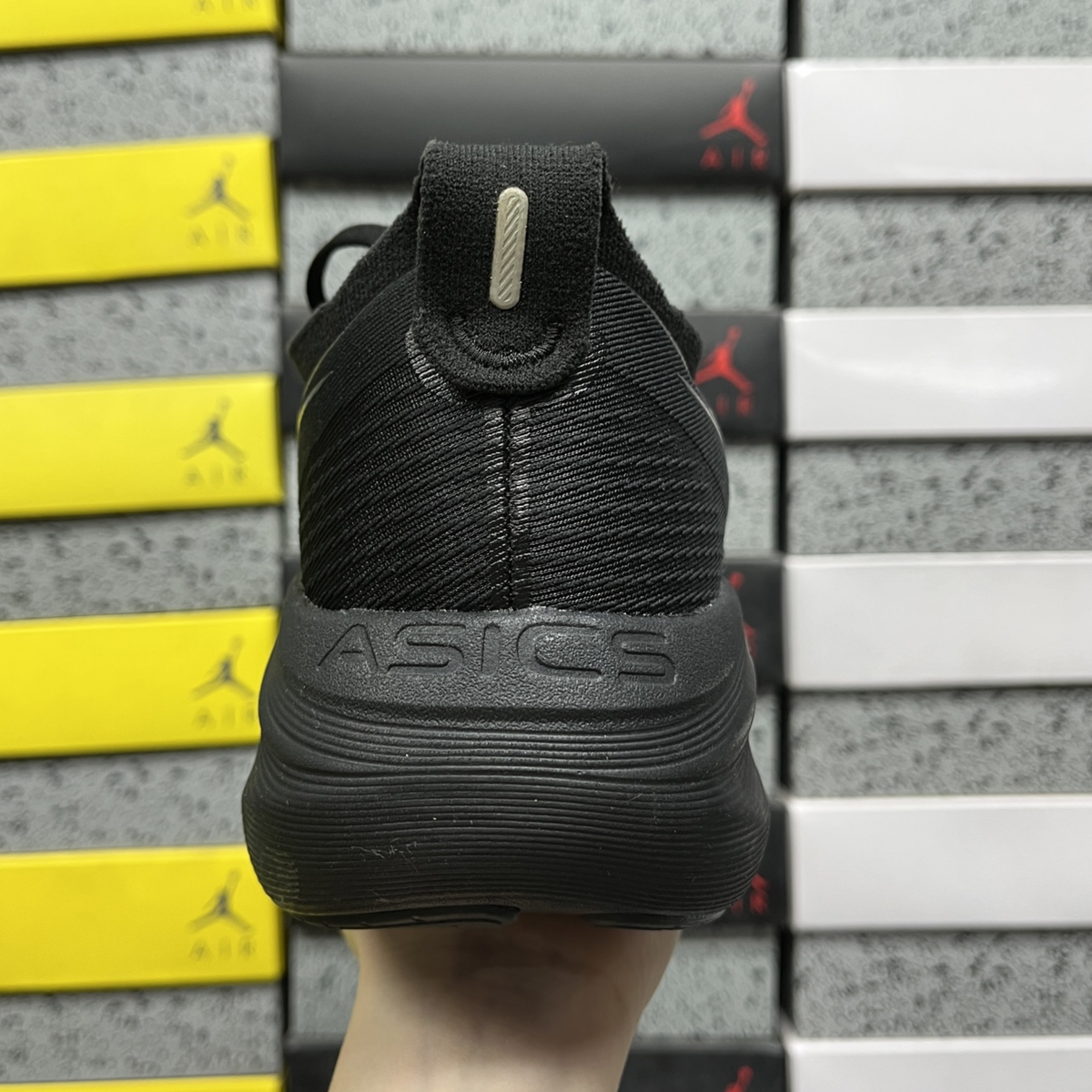 Asics Gel Nimbus 27 - Black / Graphite Grey