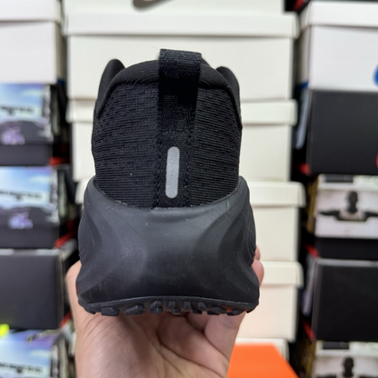 Nike Vomero Plus - Triple Black
