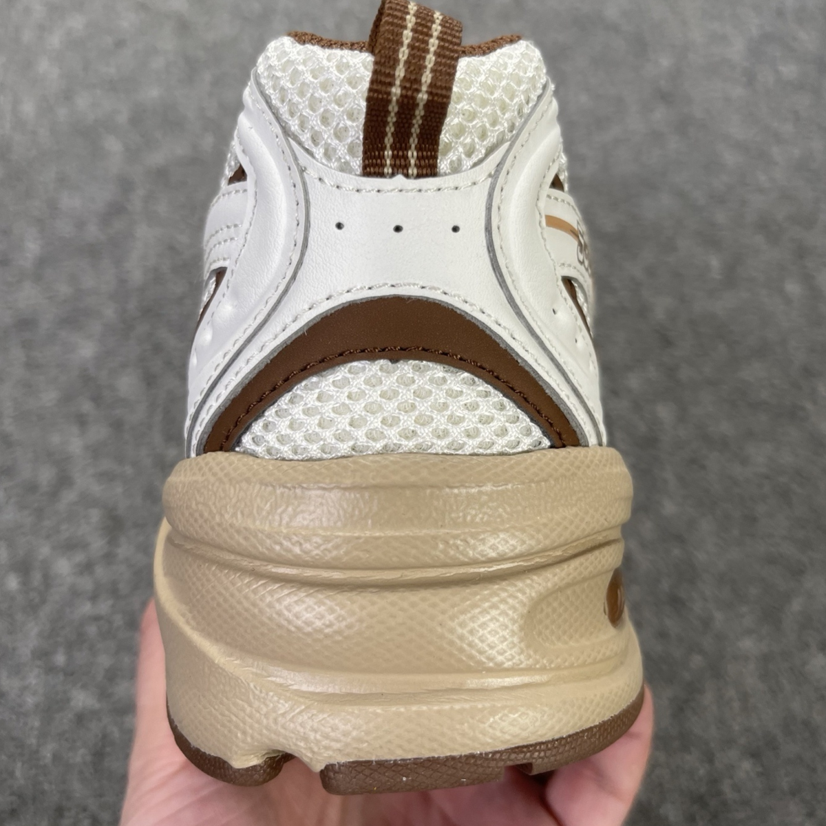 New Balance 530 - White Brown Beige