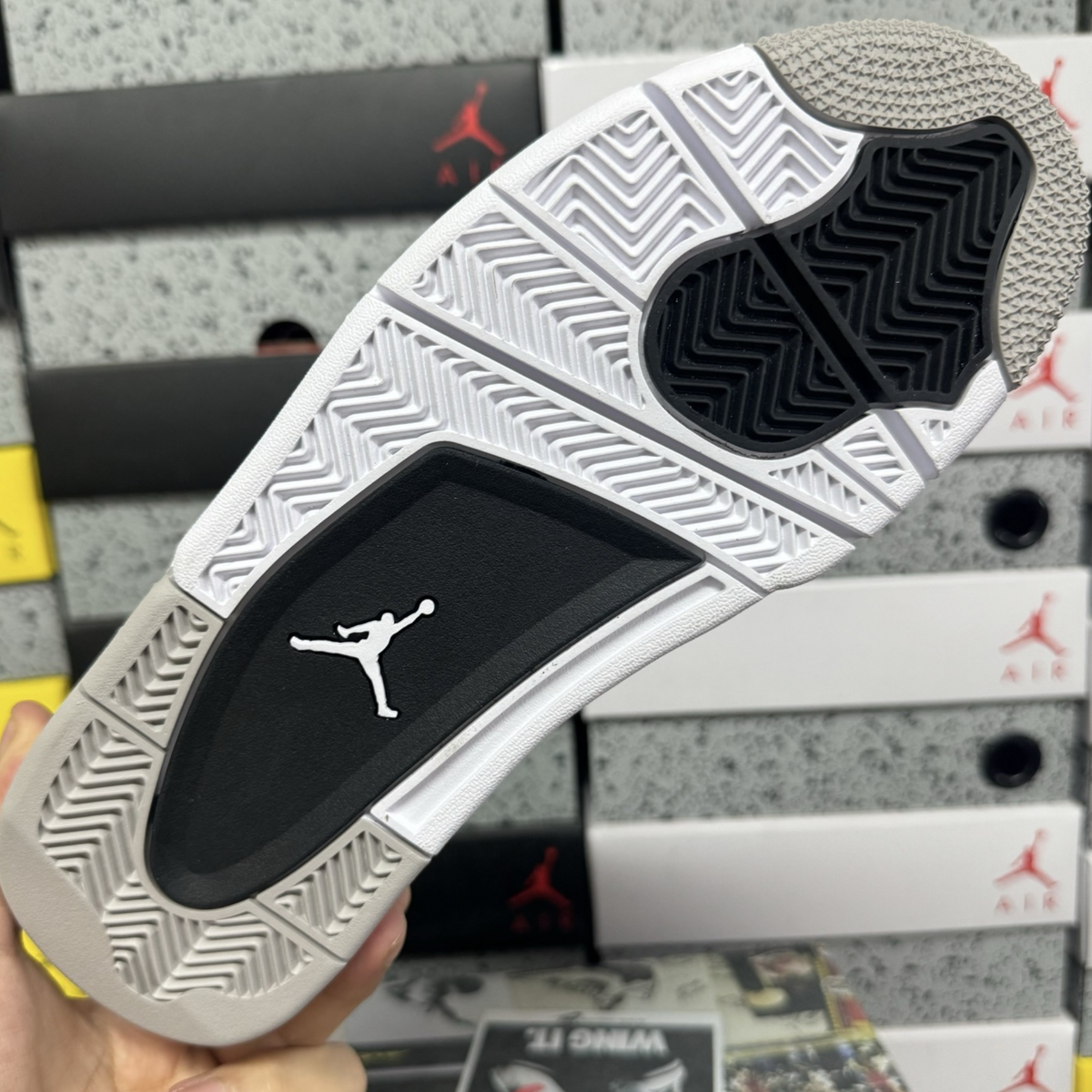 Air Jordan 4 Retro - Military Black