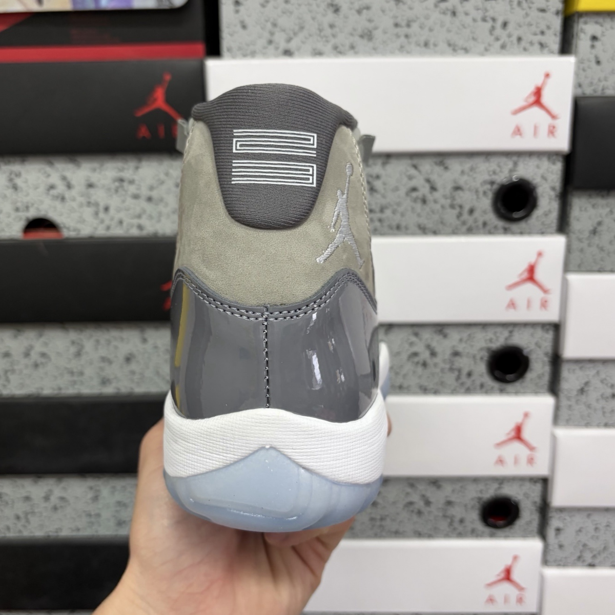 Air Jordan 11 Retro - Cool Grey