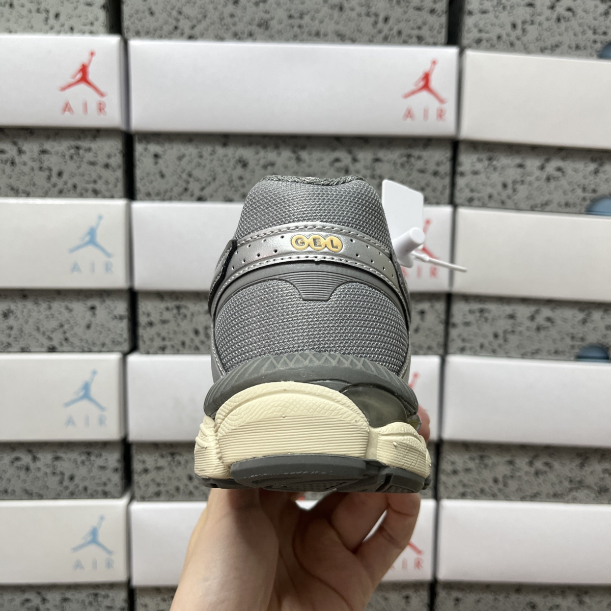Asics Gel Cumulus 16 - Mid Grey Cream