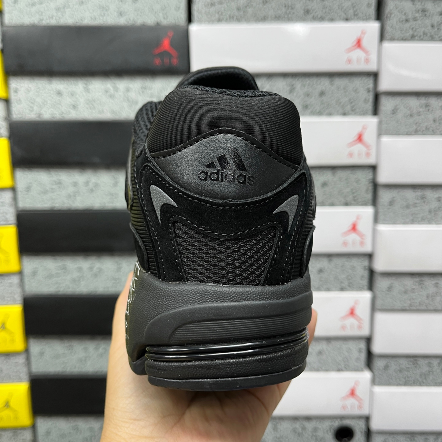 Adidas Response CL - Triple Black