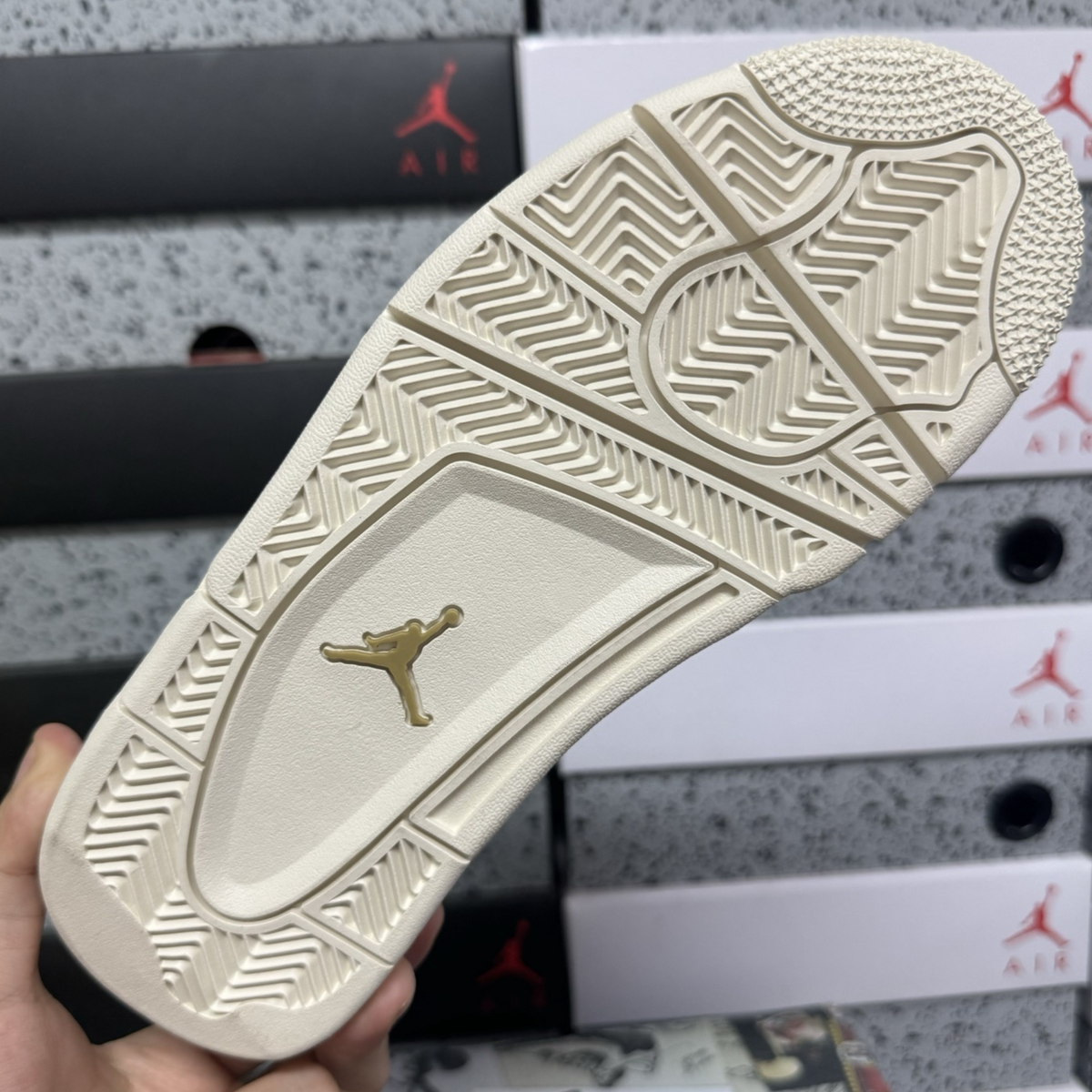 Air Jordan 4 Retro - Metallic Gold