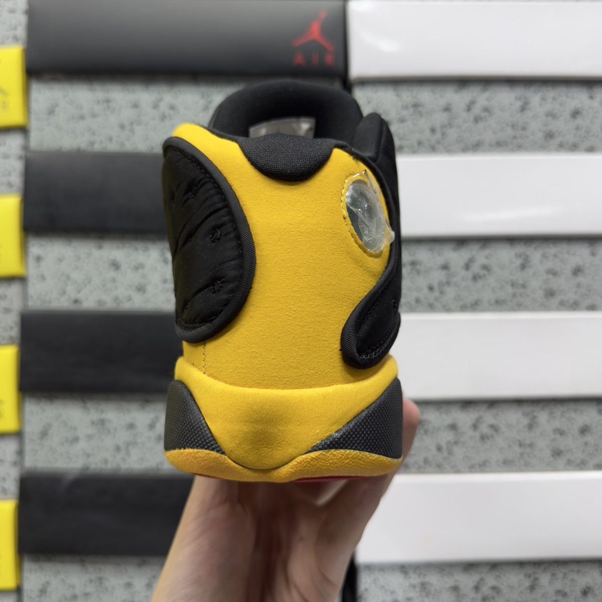 Air Jordan 13 Retro - Melo Class of 2002