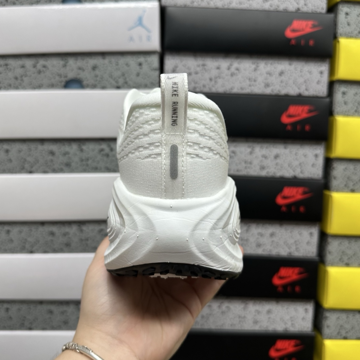 Nike Vomero Plus - White Black