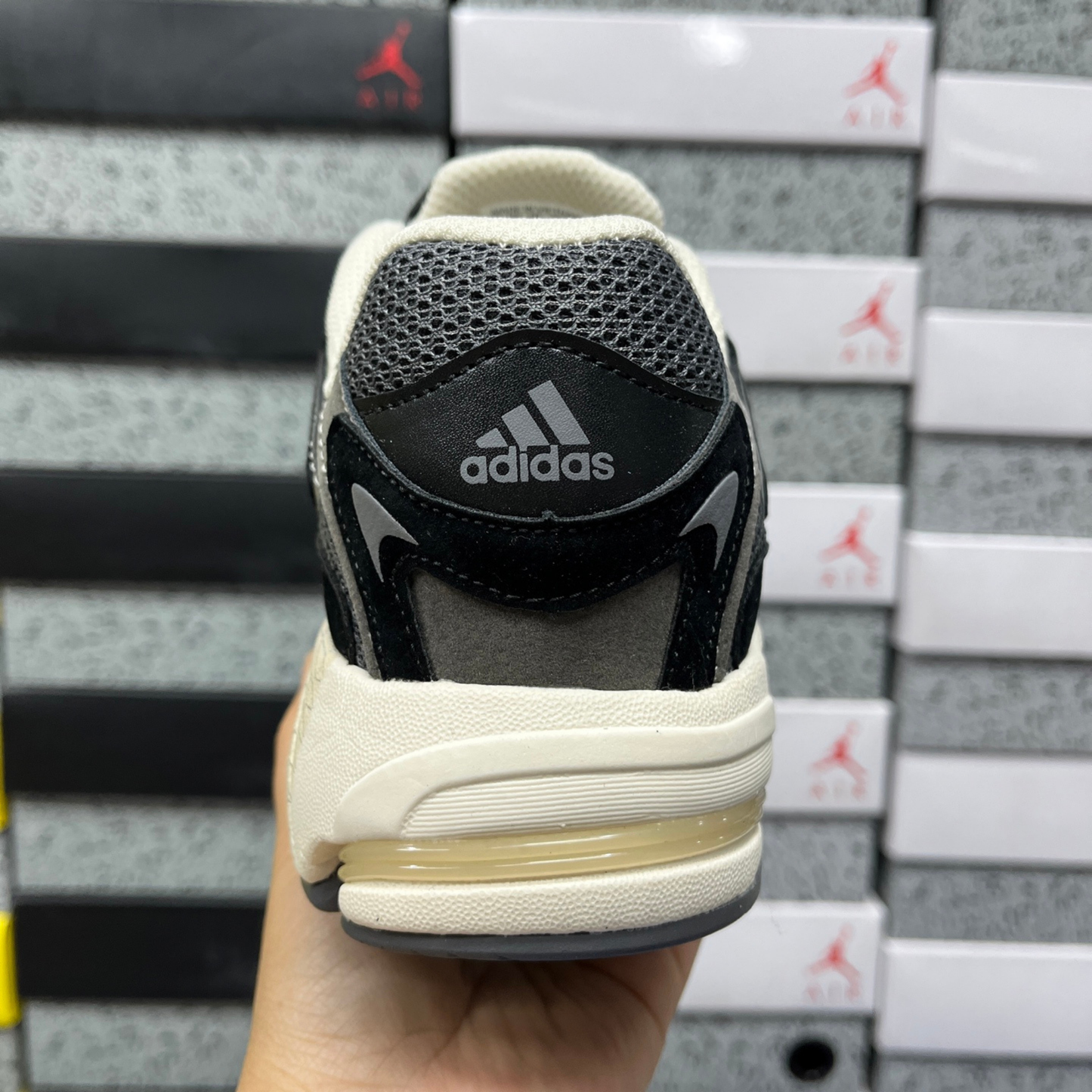 Adidas Response CL - Core Black Grey Four
