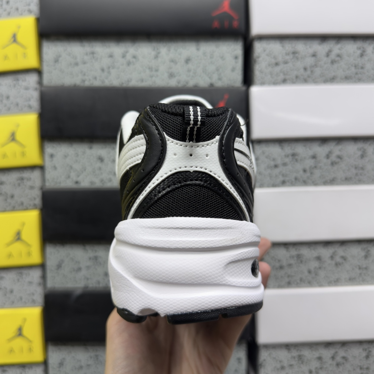 New Balance 530 - White Black