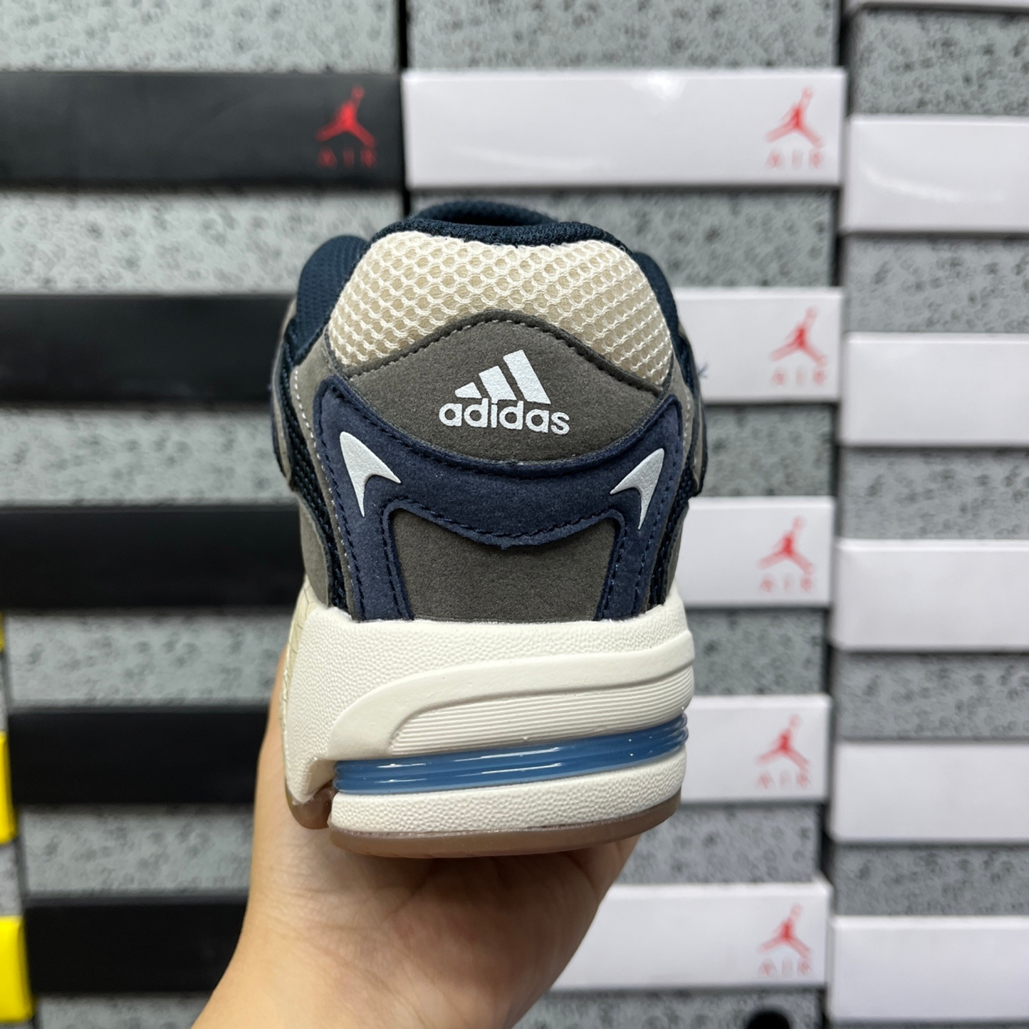 Adidas Response CL - Collegiate Navy Grey One