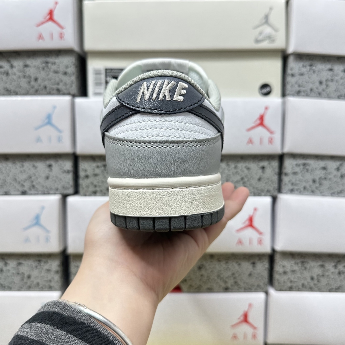 Nike Dunk Low - Light Smoke Grey
