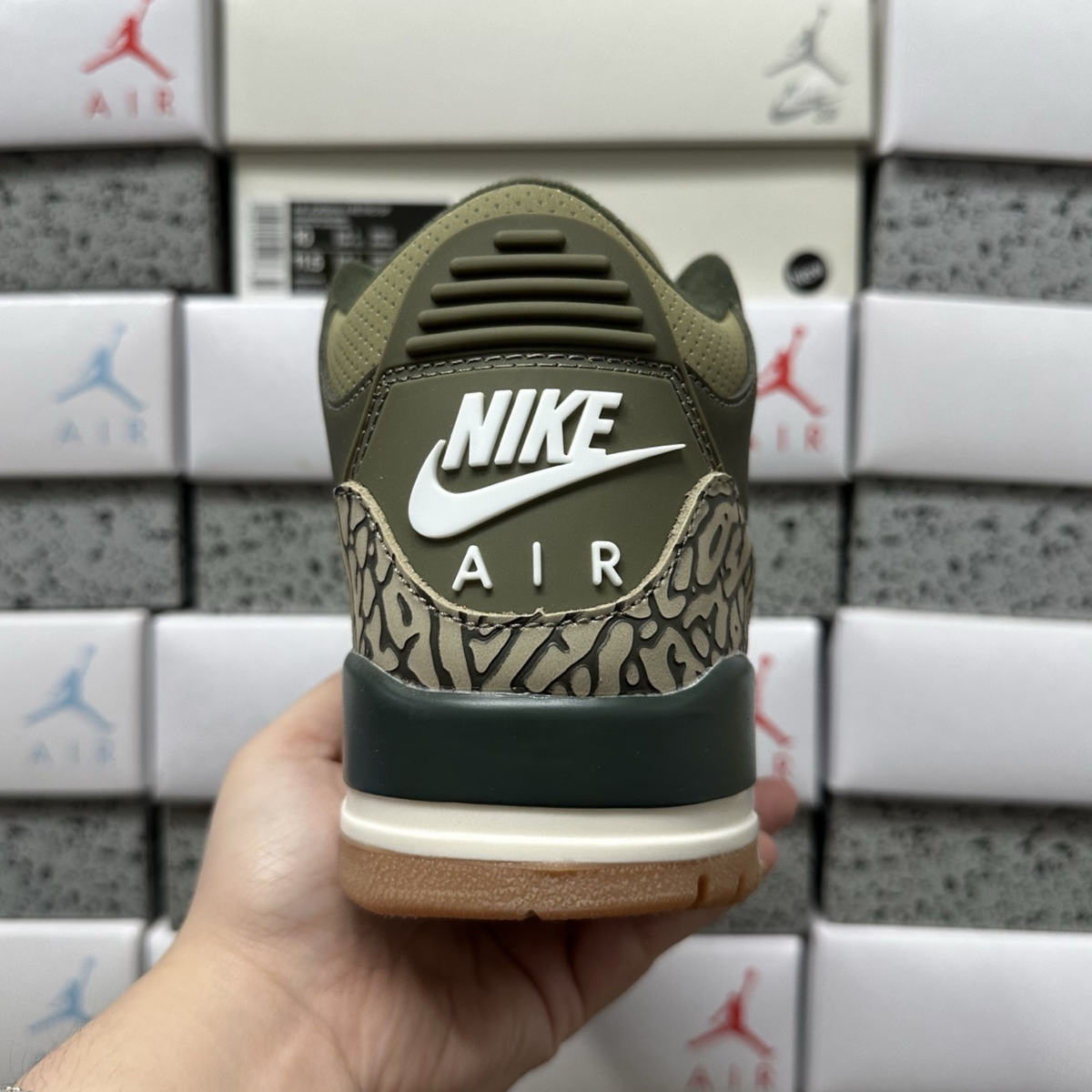 Air Jordan 3 Retro - Family Affair