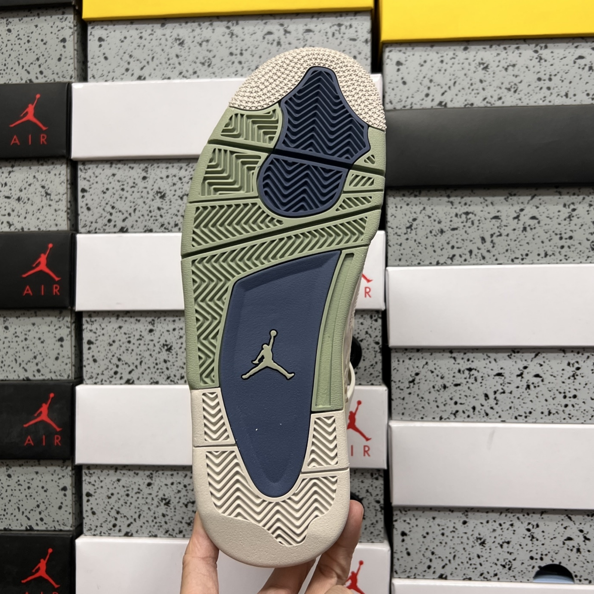 Air Jordan 4 Retro SE - Somos Eternos