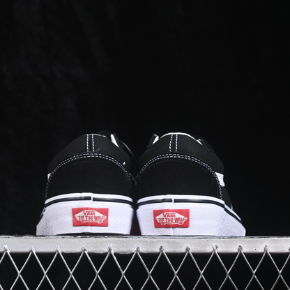 Vans Old Skool V - Black/True White