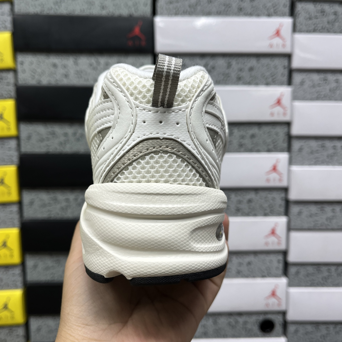 New Balance 530 - White Silver Metallic