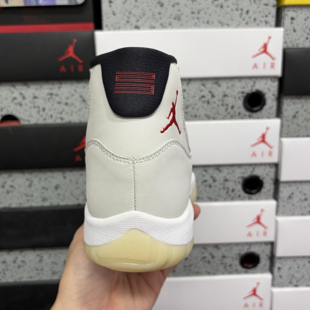 Air Jordan 11 Retro - Platinum Tint